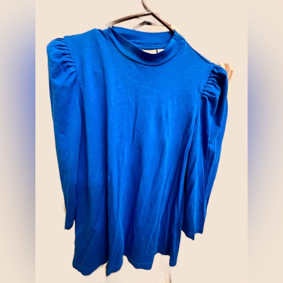 PUFF SLEEVE TOP - Picture 1 of 2